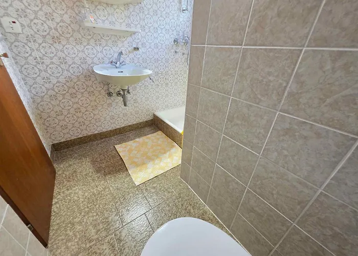 In 27418 Apartment Novi Vinodolski