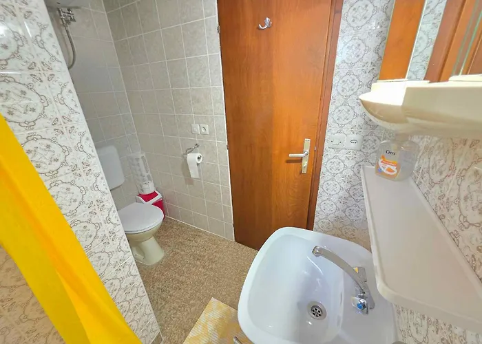 In 27418 Apartment Novi Vinodolski