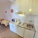 Apartament In 27418 *